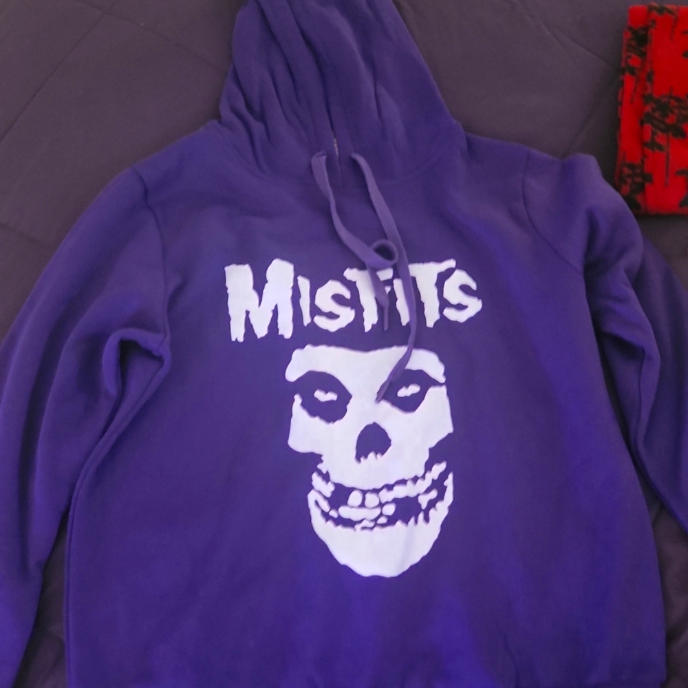 Misfits Skull Pullover Hoodie- Never worn- size Large